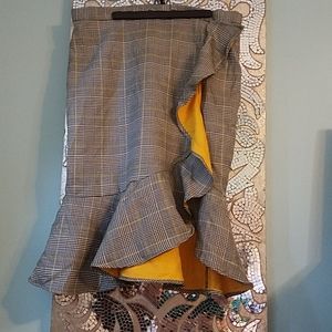 Plaid ruffled skirt